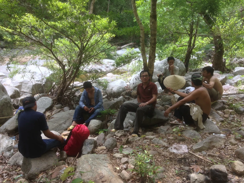 Cuộc sống giữa rừng sâu núi thẳm ảnh 14